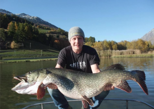 pike northern italy europe San Valentino alla Muta Haidersee biggest ever landed cauight world record 25 30 kg kilo kilos lb pound 60 50 giant huge monster big fish fishing fly spin.png