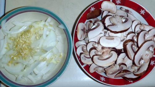 stroganoff fixings  Onion mushroom.JPG