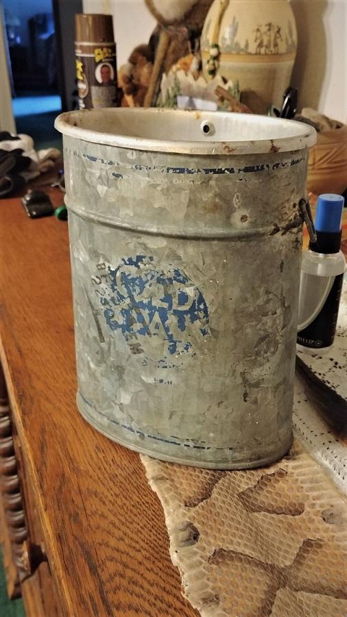 Vintage Old Pal Wading Bait Bucket Fishing Bait Box Green Metal