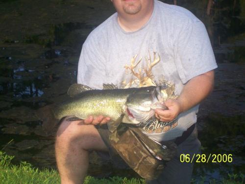 Dad's Savannah 5lb bass.jpg